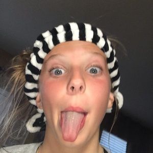 Meet your Posher, Avery